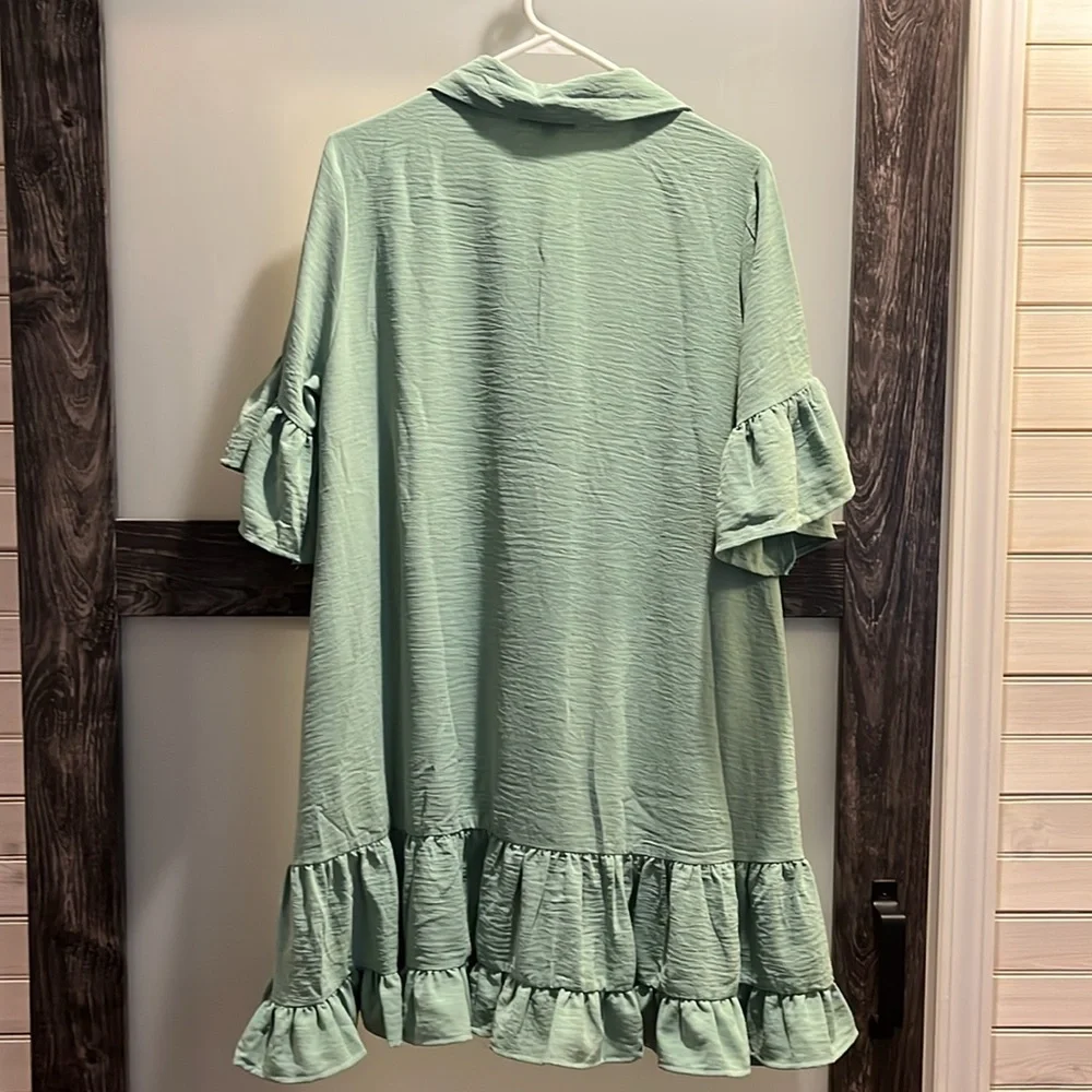 Dress - Picture 3 of 3